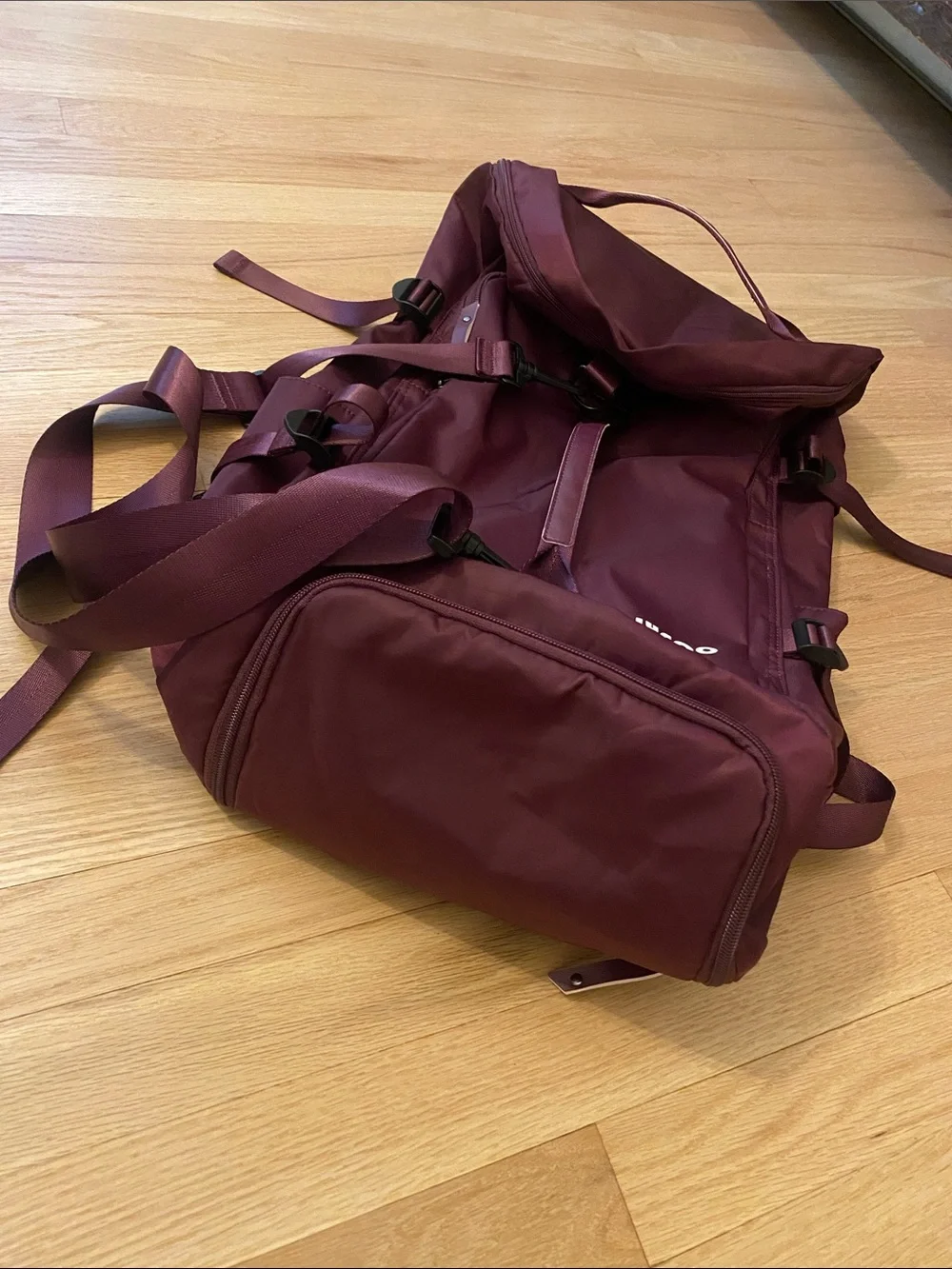 Men’s Maroon Travel Duffel Bag